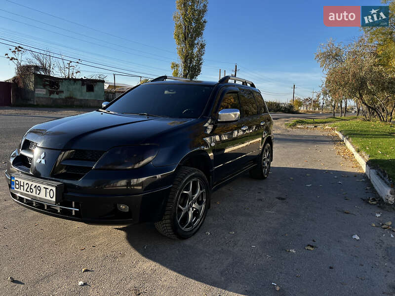 Позашляховик / Кросовер Mitsubishi Outlander 2003 в Одесі