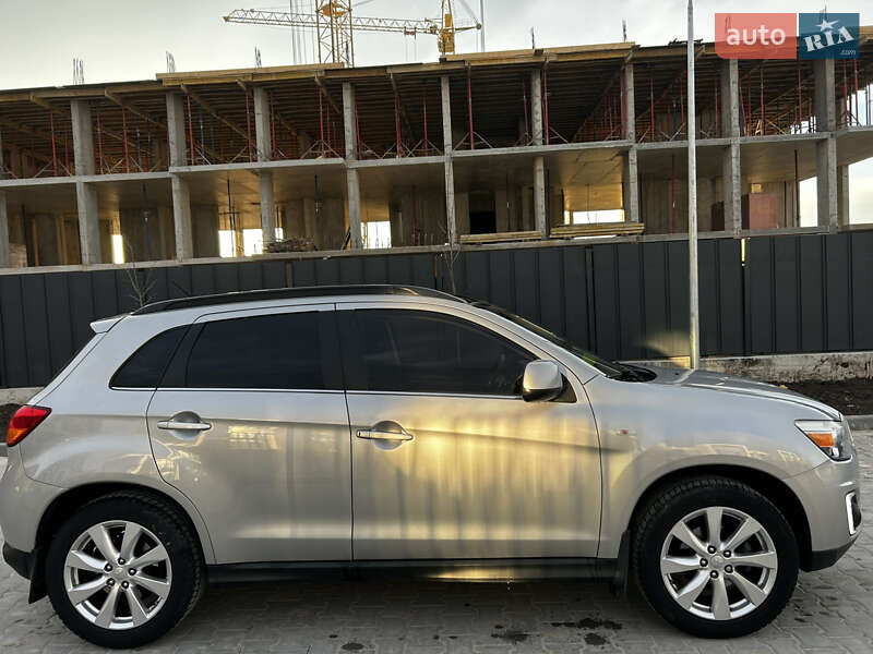 Позашляховик / Кросовер Mitsubishi Outlander 2015 в Тернополі фото 4 Позашляховик / Кросовер Mitsubishi Outlander 2015 в Тернополі