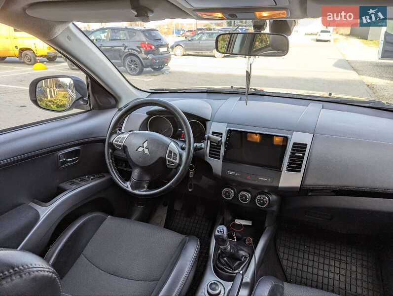 Позашляховик / Кросовер Mitsubishi Outlander 2011 в Коломиї фото 10 Позашляховик / Кросовер Mitsubishi Outlander 2011 в Коломиї
