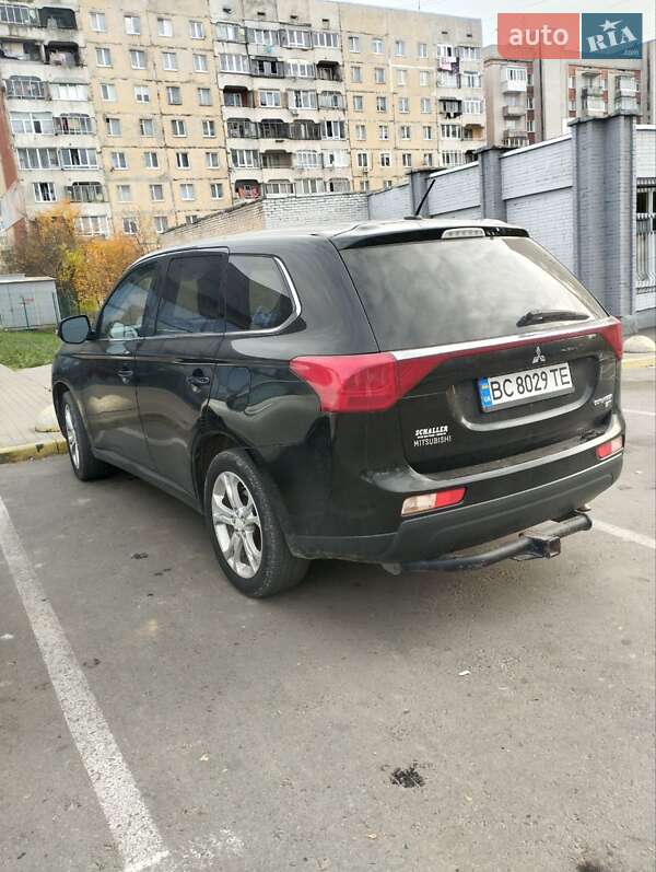 Позашляховик / Кросовер Mitsubishi Outlander 2013 в Львові
