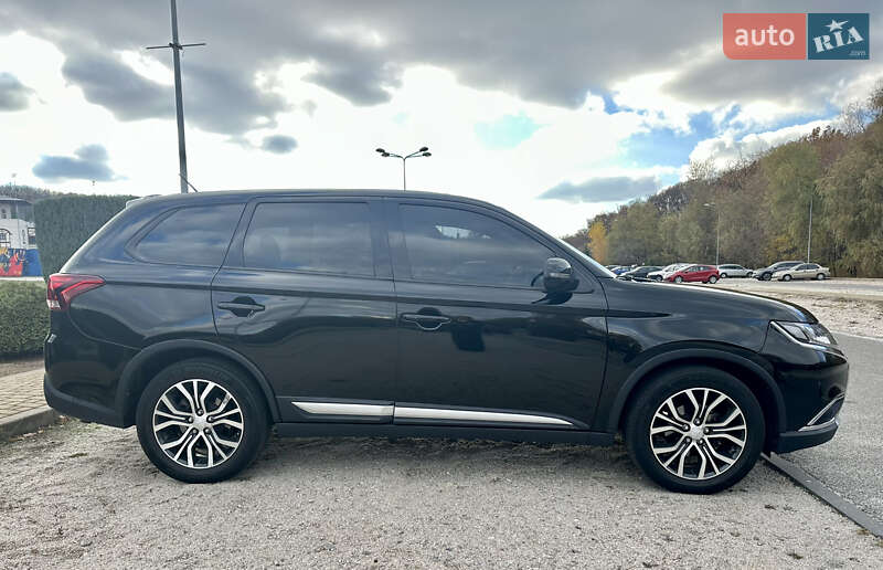 Внедорожник / Кроссовер Mitsubishi Outlander 2015 в Днепре