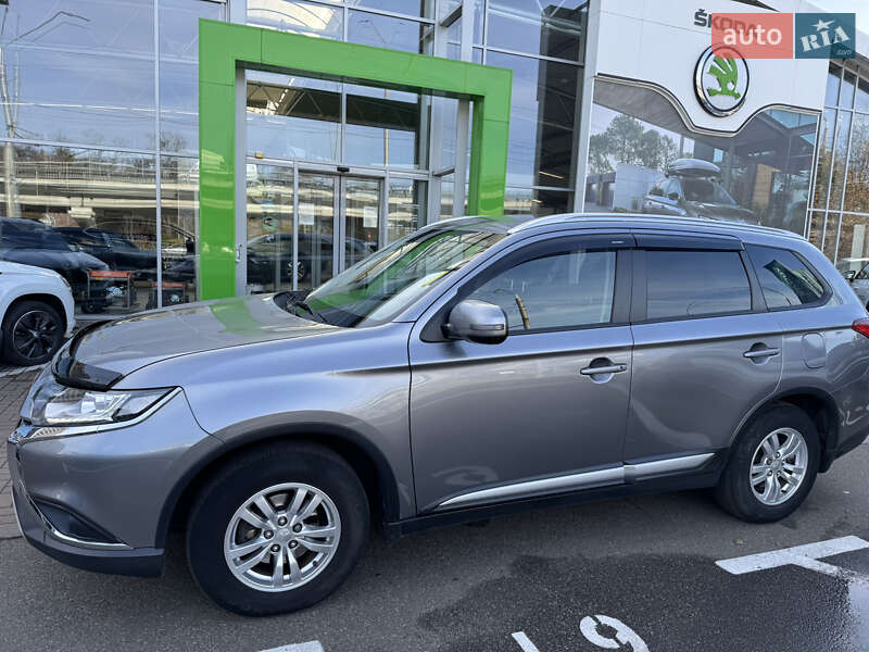 Внедорожник / Кроссовер Mitsubishi Outlander 2018 в Киеве