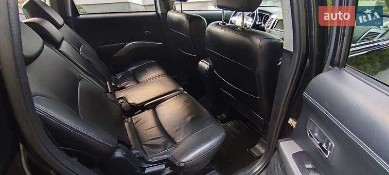 Внедорожник / Кроссовер Mitsubishi Outlander 2010 в Луцке