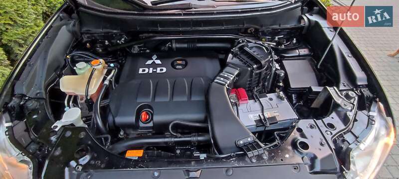 Внедорожник / Кроссовер Mitsubishi Outlander 2010 в Луцке