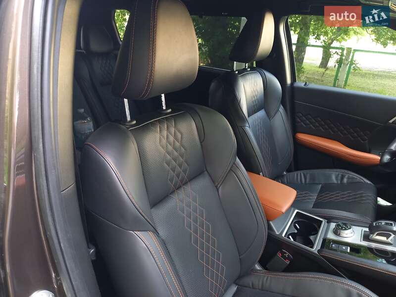 Внедорожник / Кроссовер Mitsubishi Outlander 2022 в Черкассах