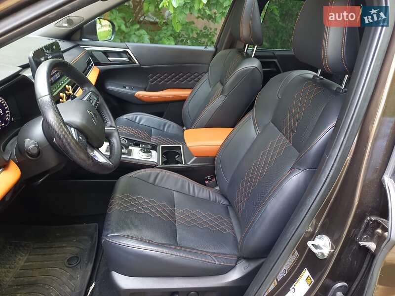 Внедорожник / Кроссовер Mitsubishi Outlander 2022 в Черкассах