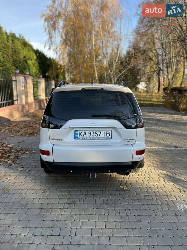 Позашляховик / Кросовер Mitsubishi Outlander 2011 в Василькові