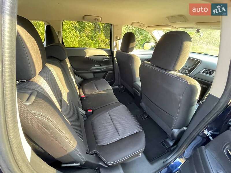 Позашляховик / Кросовер Mitsubishi Outlander 2017 в Богородчанах фото 18 Позашляховик / Кросовер Mitsubishi Outlander 2017 в Богородчанах