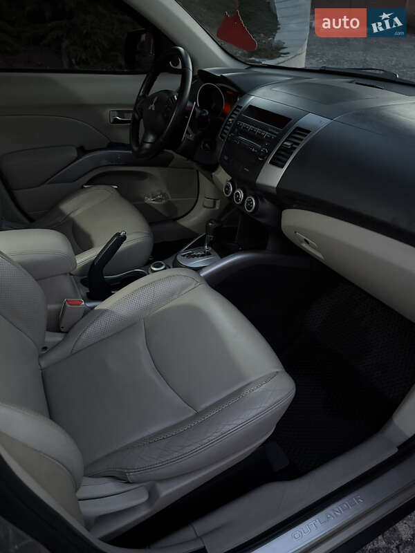 Внедорожник / Кроссовер Mitsubishi Outlander 2008 в Днепре