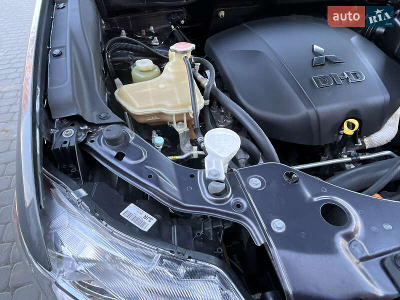 Внедорожник / Кроссовер Mitsubishi Outlander 2012 в Виннице