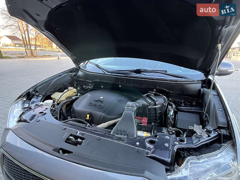 Внедорожник / Кроссовер Mitsubishi Outlander 2012 в Виннице