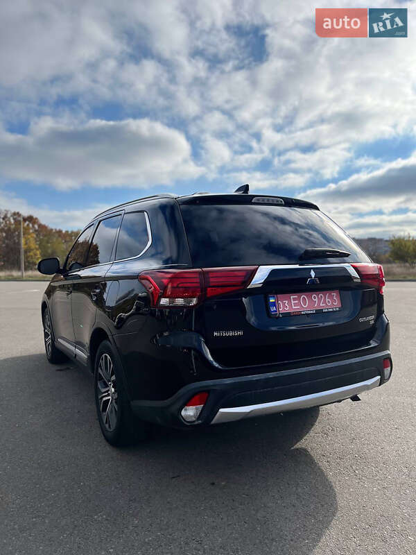 Внедорожник / Кроссовер Mitsubishi Outlander 2015 в Кропивницком