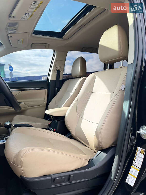 Внедорожник / Кроссовер Mitsubishi Outlander 2015 в Кропивницком