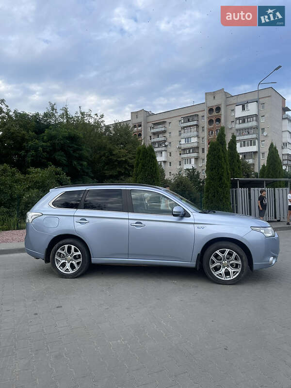 Позашляховик / Кросовер Mitsubishi Outlander 2014 в Житомирі
