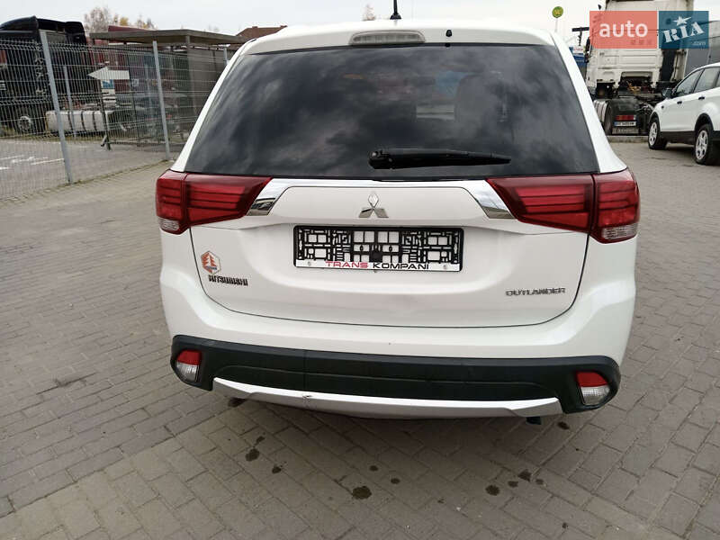 Внедорожник / Кроссовер Mitsubishi Outlander 2017 в Львове фото 7 Внедорожник / Кроссовер Mitsubishi Outlander 2017 в Львове