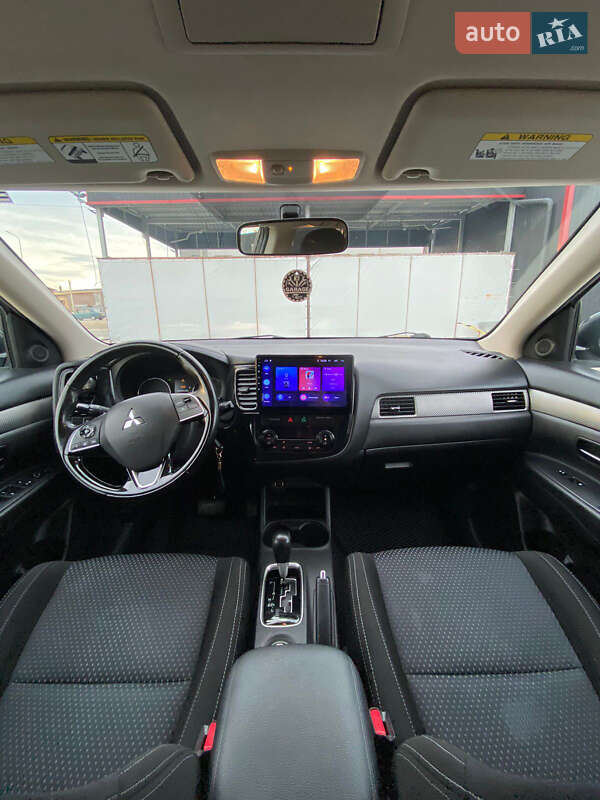 Внедорожник / Кроссовер Mitsubishi Outlander 2016 в Тернополе