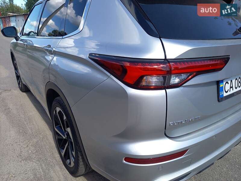 Позашляховик / Кросовер Mitsubishi Outlander 2022 в Черкасах фото 10 Позашляховик / Кросовер Mitsubishi Outlander 2022 в Черкасах