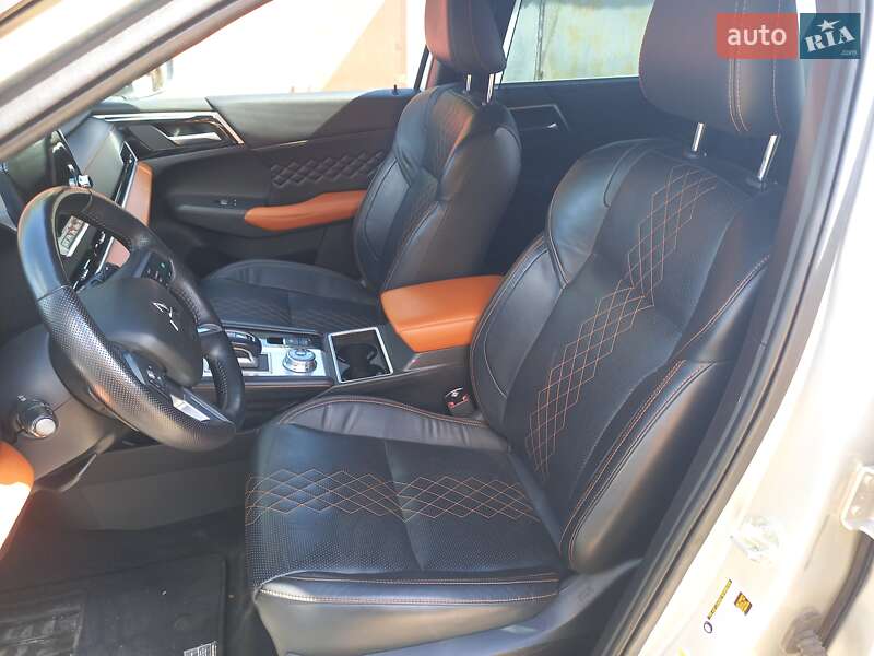 Позашляховик / Кросовер Mitsubishi Outlander 2022 в Черкасах фото 23 Позашляховик / Кросовер Mitsubishi Outlander 2022 в Черкасах
