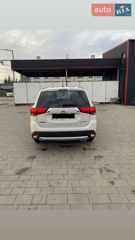 Внедорожник / Кроссовер Mitsubishi Outlander 2016 в Тернополе