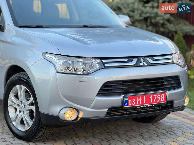 Внедорожник / Кроссовер Mitsubishi Outlander 2012 в Сумах