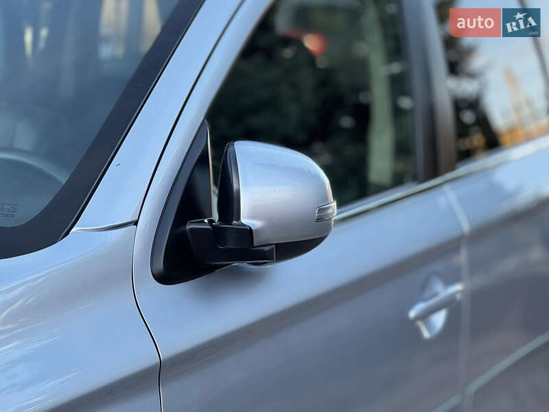 Внедорожник / Кроссовер Mitsubishi Outlander 2012 в Сумах