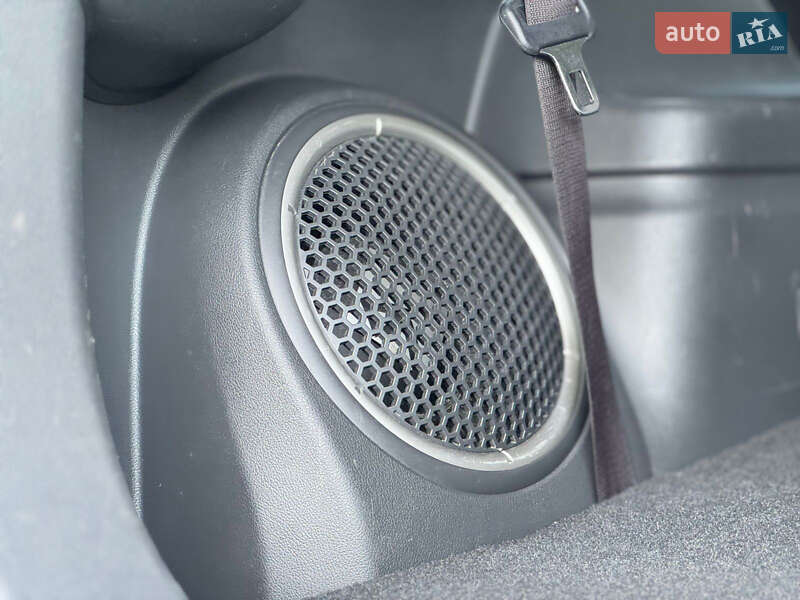 Внедорожник / Кроссовер Mitsubishi Outlander 2012 в Сумах