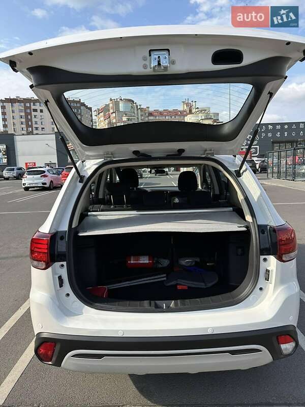 Внедорожник / Кроссовер Mitsubishi Outlander 2019 в Одессе фото 6 Внедорожник / Кроссовер Mitsubishi Outlander 2019 в Одессе