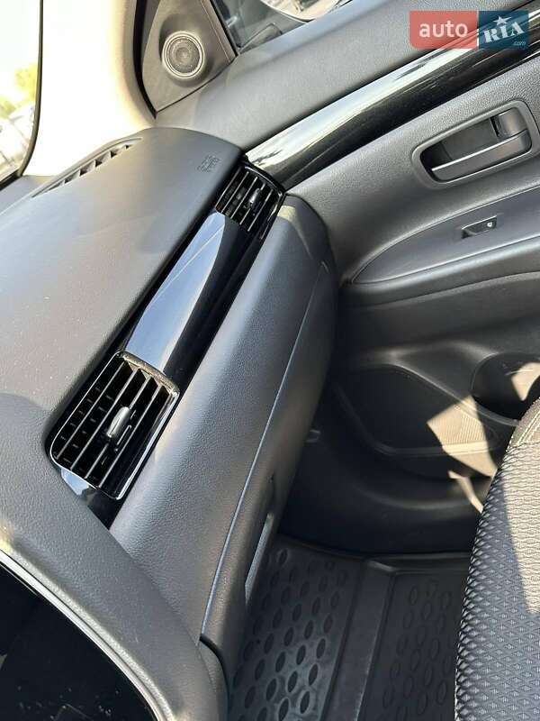 Внедорожник / Кроссовер Mitsubishi Outlander 2019 в Одессе фото 26 Внедорожник / Кроссовер Mitsubishi Outlander 2019 в Одессе