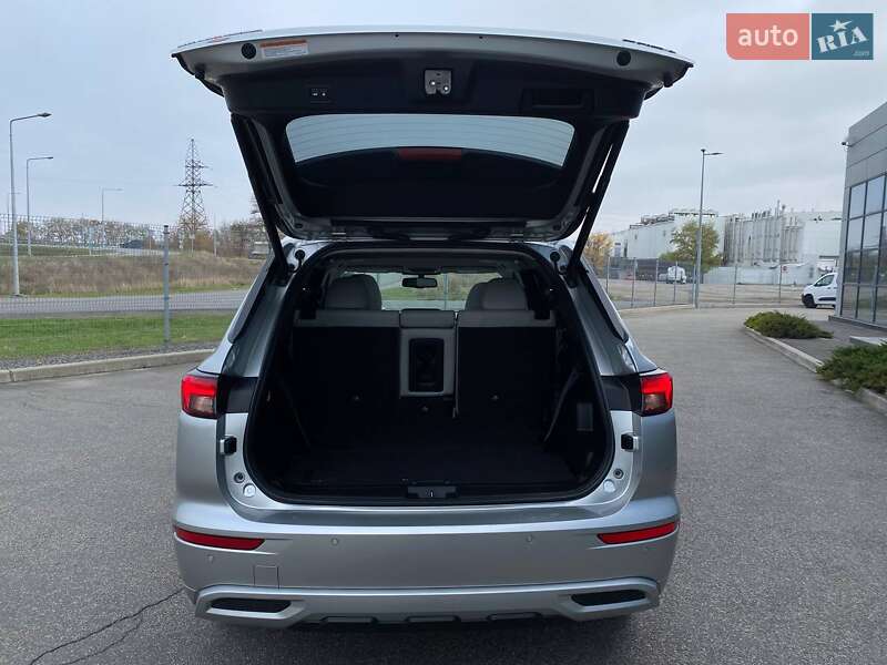 Позашляховик / Кросовер Mitsubishi Outlander 2022 в Дніпрі