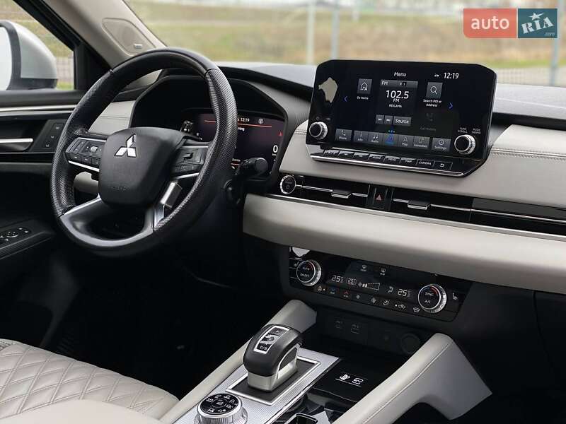 Позашляховик / Кросовер Mitsubishi Outlander 2022 в Дніпрі