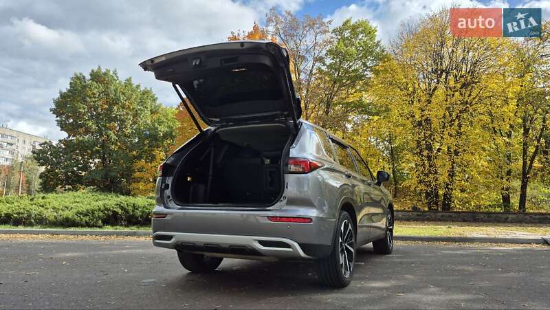 Позашляховик / Кросовер Mitsubishi Outlander 2021 в Черкасах