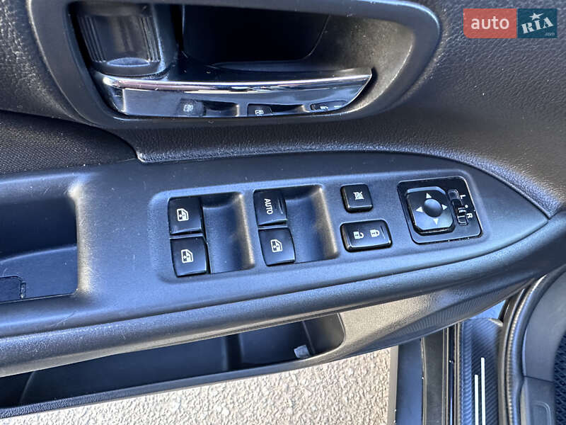 Внедорожник / Кроссовер Mitsubishi Outlander 2015 в Тернополе