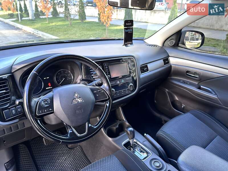 Внедорожник / Кроссовер Mitsubishi Outlander 2015 в Тернополе