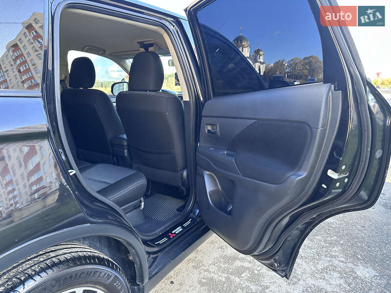 Внедорожник / Кроссовер Mitsubishi Outlander 2015 в Тернополе