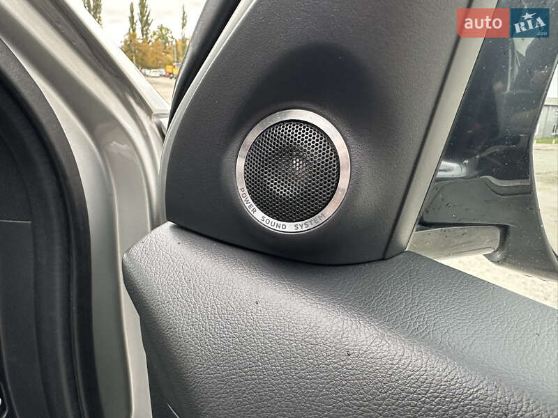 Внедорожник / Кроссовер Mitsubishi Outlander 2020 в Киеве