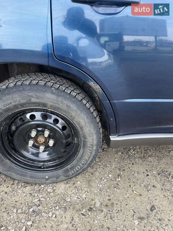 Внедорожник / Кроссовер Mitsubishi Outlander 2004 в Коломые