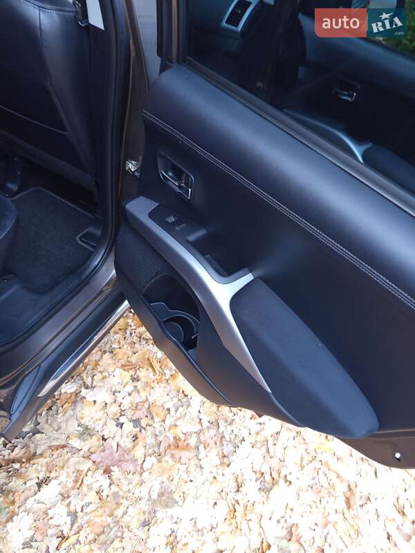 Внедорожник / Кроссовер Mitsubishi Outlander 2011 в Дрогобыче фото 66 Внедорожник / Кроссовер Mitsubishi Outlander 2011 в Дрогобыче