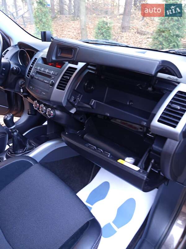Внедорожник / Кроссовер Mitsubishi Outlander 2011 в Дрогобыче фото 76 Внедорожник / Кроссовер Mitsubishi Outlander 2011 в Дрогобыче