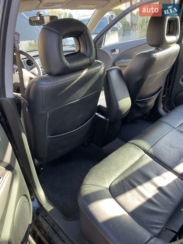 Позашляховик / Кросовер Mitsubishi Outlander 2007 в Києві