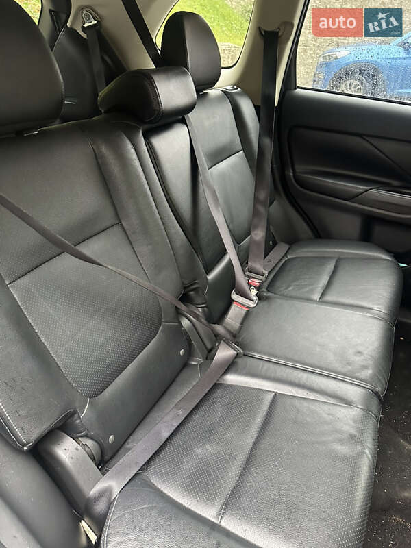 Позашляховик / Кросовер Mitsubishi Outlander 2014 в Харкові