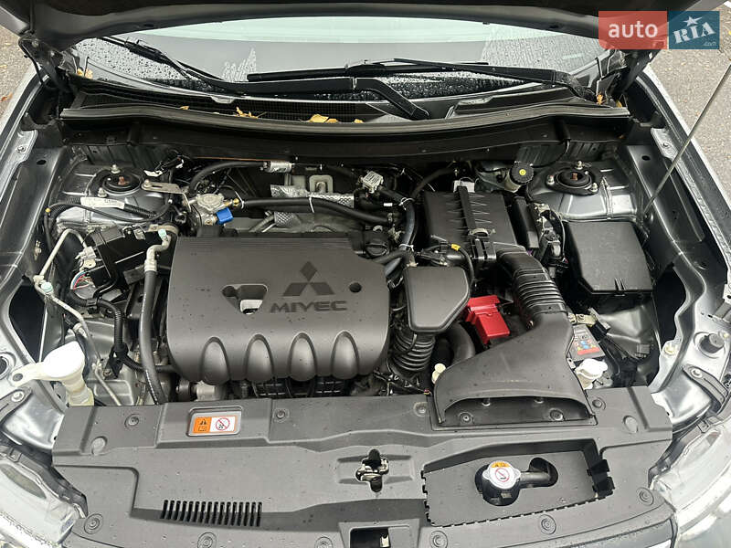 Позашляховик / Кросовер Mitsubishi Outlander 2014 в Харкові