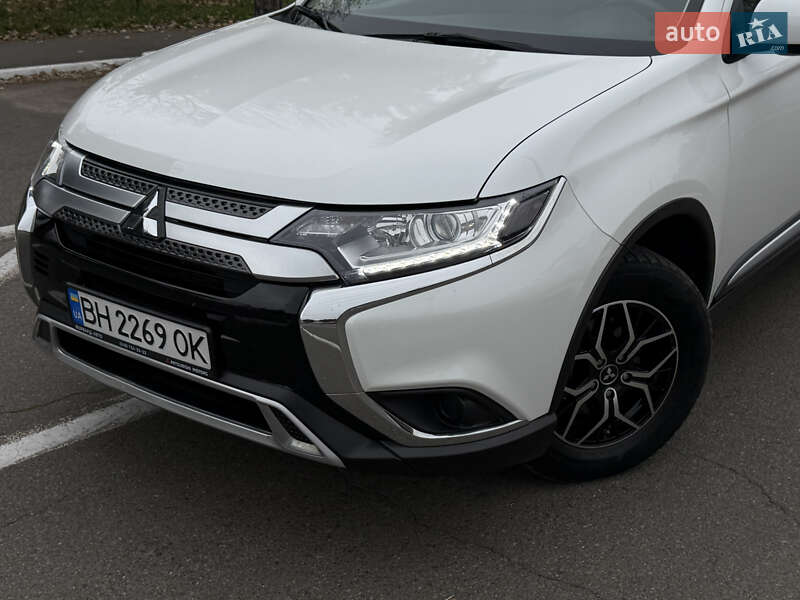 Внедорожник / Кроссовер Mitsubishi Outlander 2021 в Одессе фото 3 Внедорожник / Кроссовер Mitsubishi Outlander 2021 в Одессе