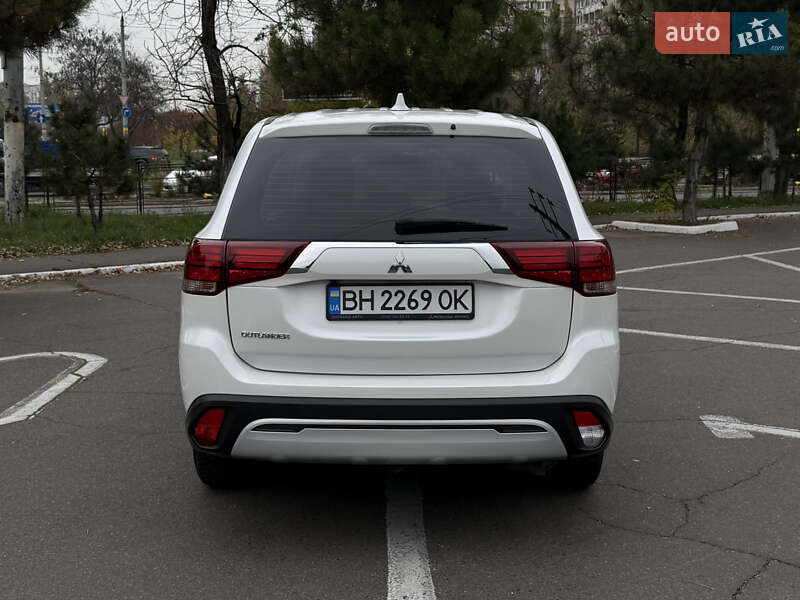 Внедорожник / Кроссовер Mitsubishi Outlander 2021 в Одессе фото 11 Внедорожник / Кроссовер Mitsubishi Outlander 2021 в Одессе