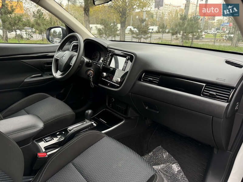 Внедорожник / Кроссовер Mitsubishi Outlander 2021 в Одессе фото 40 Внедорожник / Кроссовер Mitsubishi Outlander 2021 в Одессе