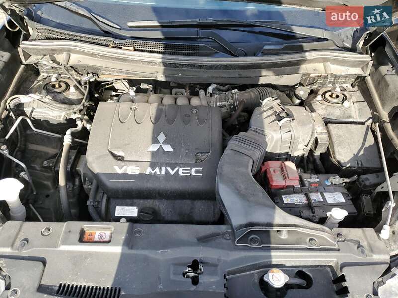 Внедорожник / Кроссовер Mitsubishi Outlander 2019 в Харькове фото 11 Внедорожник / Кроссовер Mitsubishi Outlander 2019 в Харькове