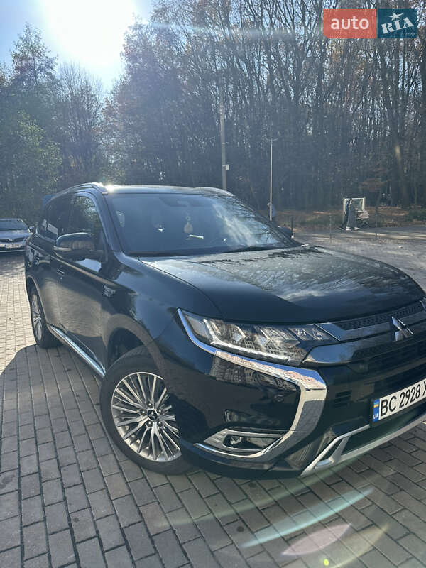 Позашляховик / Кросовер Mitsubishi Outlander 2020 в Львові фото 53 Позашляховик / Кросовер Mitsubishi Outlander 2020 в Львові