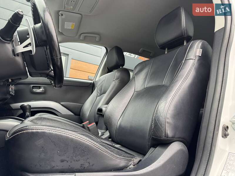 Позашляховик / Кросовер Mitsubishi Outlander 2010 в Рівному