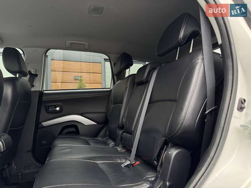 Позашляховик / Кросовер Mitsubishi Outlander 2010 в Рівному