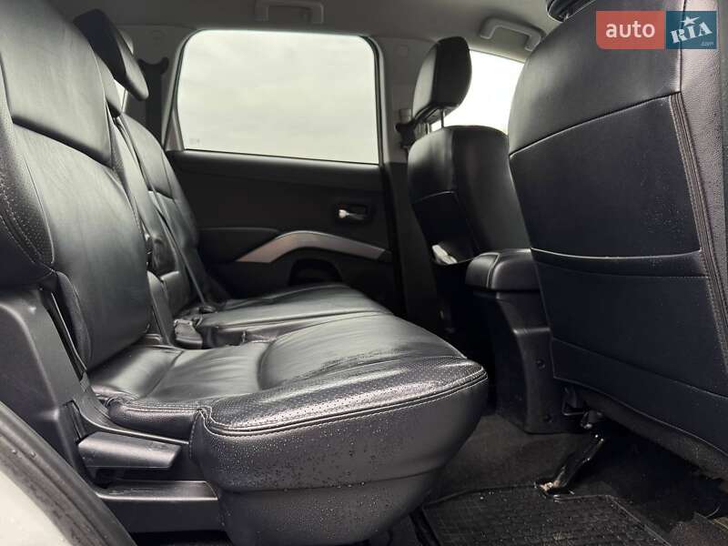 Позашляховик / Кросовер Mitsubishi Outlander 2010 в Рівному