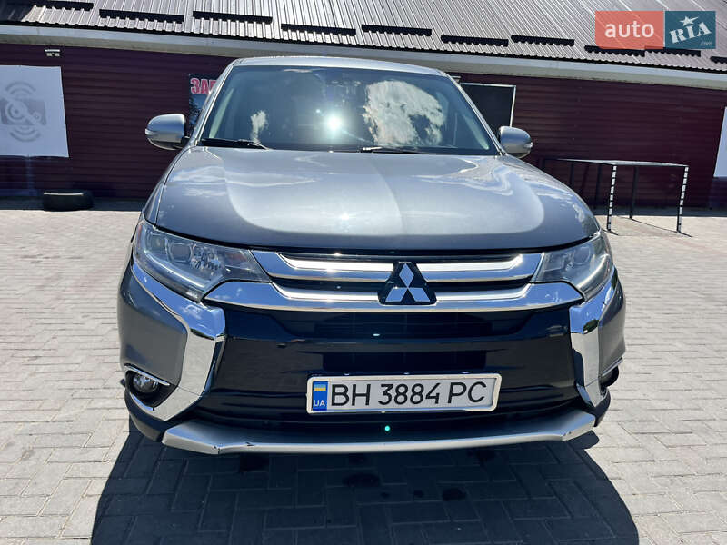 Внедорожник / Кроссовер Mitsubishi Outlander 2013 в Одессе